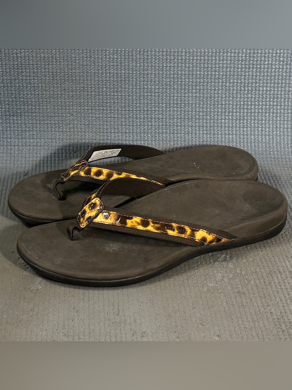 Vionic Women’s Tide II Leopard Print Flip Flop Sandals Size 9